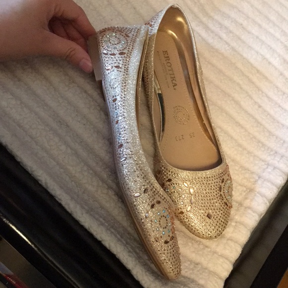 Shoes - Picture 2 of 2